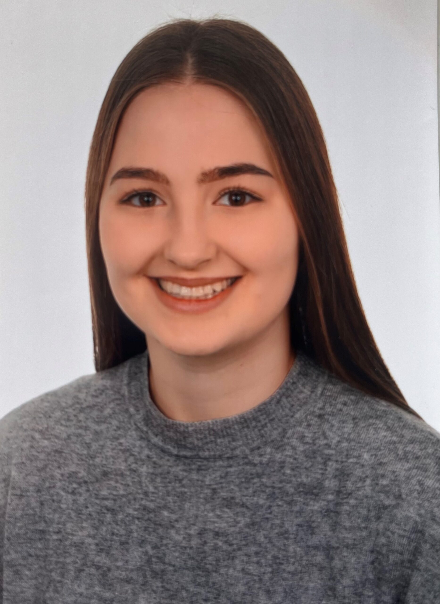 Portrait of Nora Hirschmann (female)